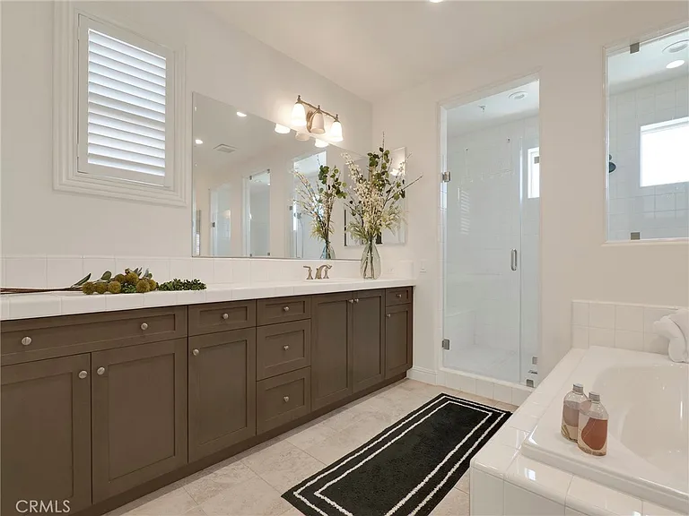 11911 Ancona Way — Photo 40