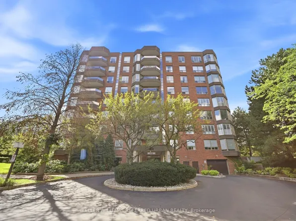 1901 Pilgrims Way #306, Oakville, ON L6M 2W9