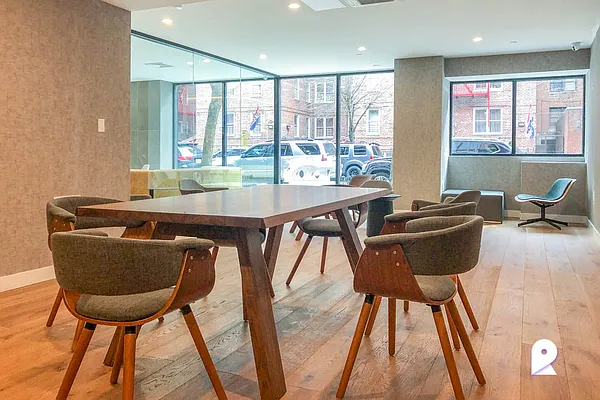 Rented by REZI | media 9