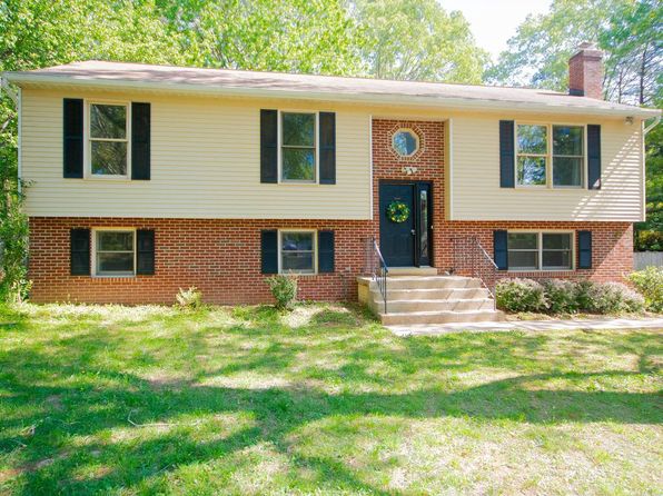 15 Hay Barn Rd, Stafford, VA 22556