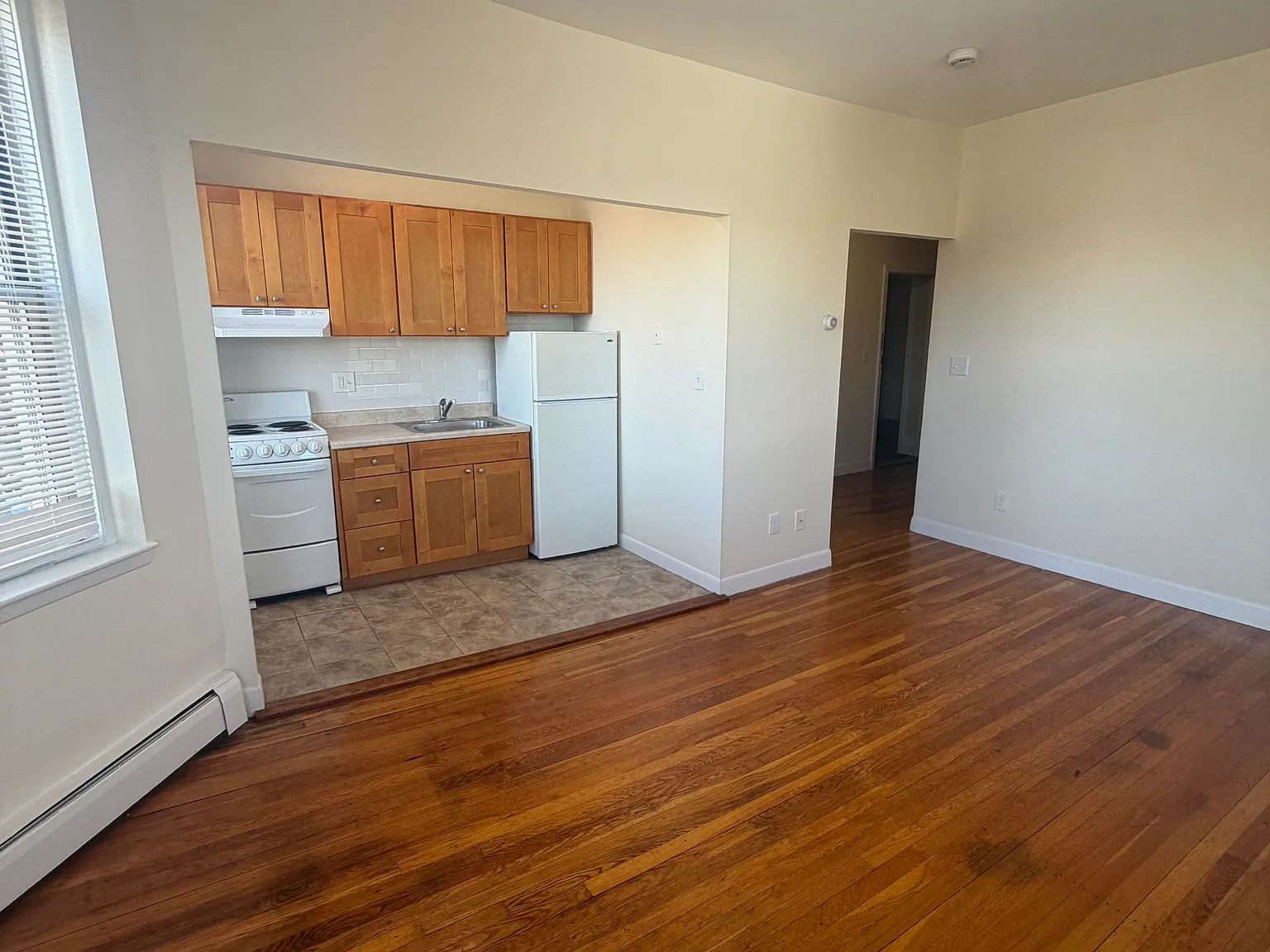 1 bed, 9999 sqft, $2,050 — Photo 3