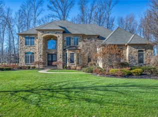 1786 Bur Oak Dr, Westlake, OH 44145