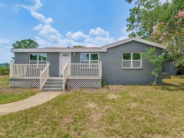 2511 Green Village Rd, Walnut Hill, FL 32568