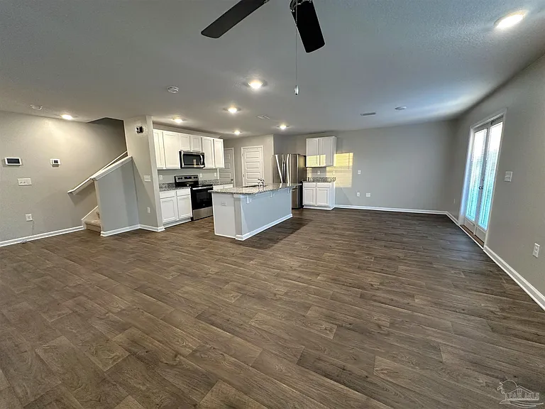 7540 Oak Lake Blvd — Photo 2