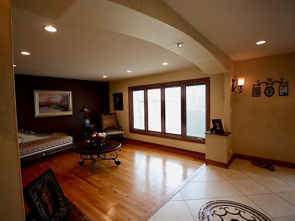 4th image of 405 Avebury Ct