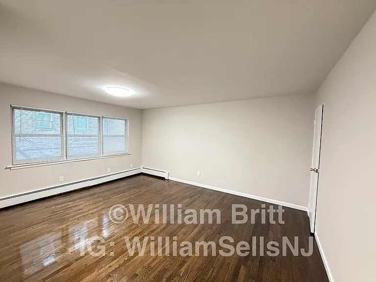 223 50th St #1A — Photo 13