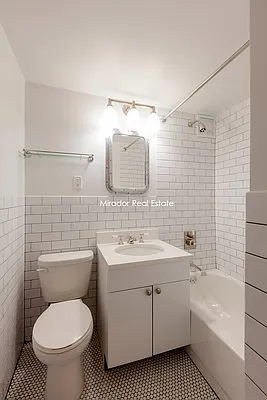 Rented by Mirador Real Estate | media 18