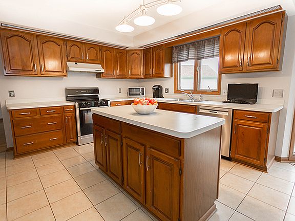 5th image of 6146 Bridlewood Dr S