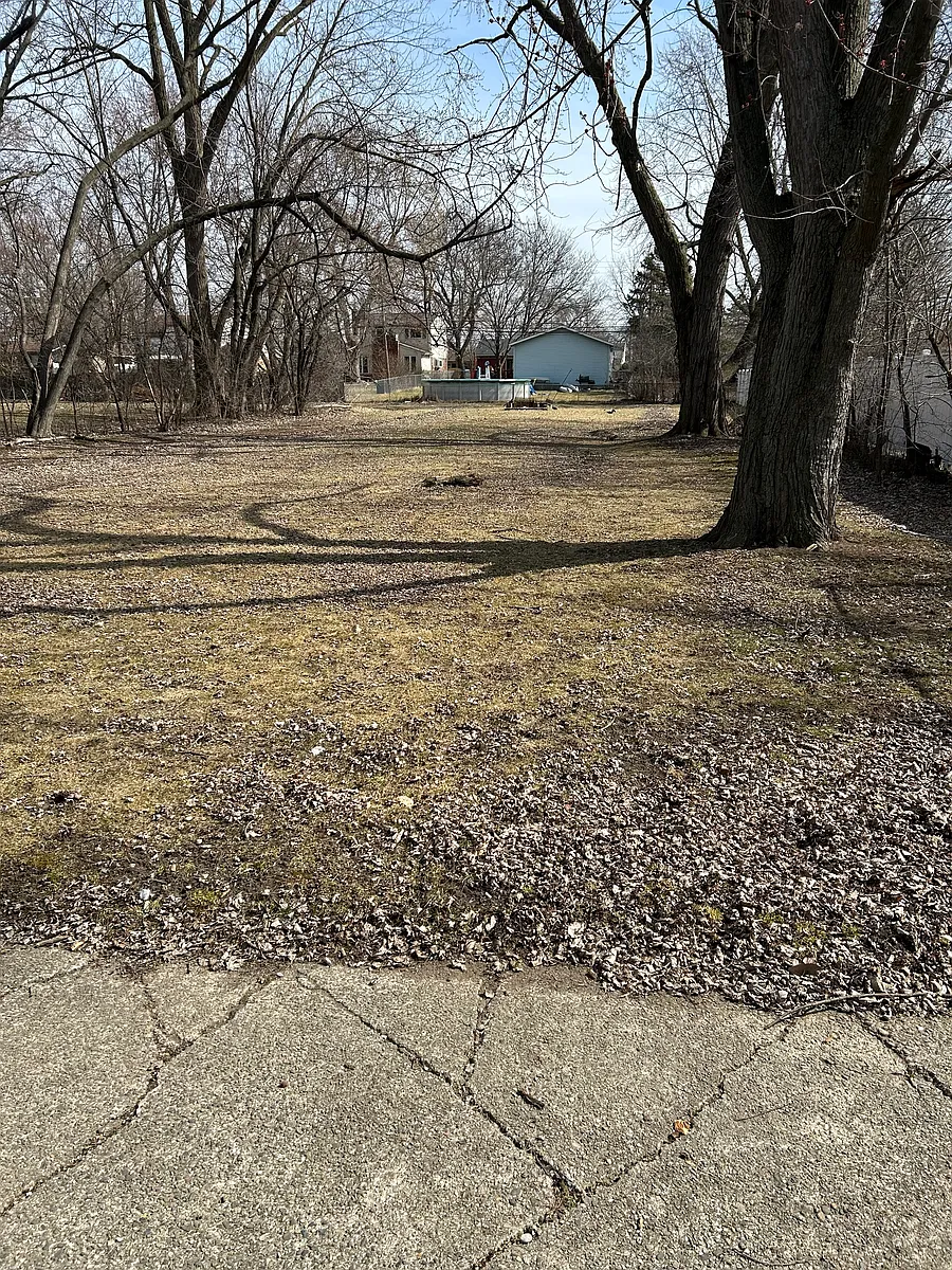 Building Photo - 2118 Milverton Dr