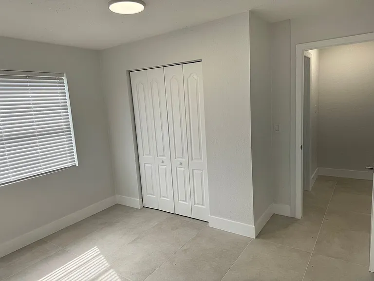 2300 E Crystal Lake Ave — Photo 11