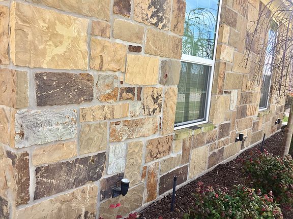4th image of 236 Baganie Ln