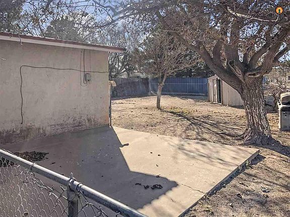 3rd image of 1409 W Berry Dr