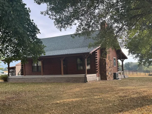 4452 S 70th Road, Bolivar, MO 65613