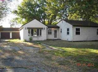 22119 Cora Ave, Farmington Hills, MI 48336