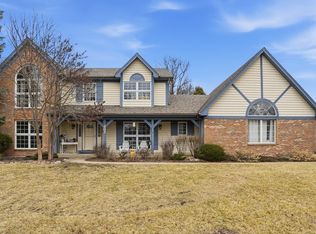 492 Patricia Ct, Grayslake, IL