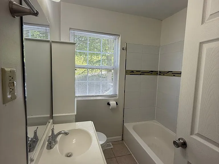 107 Eureka Rd — Photo 7