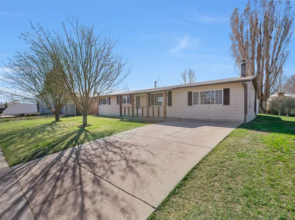 301 E View Dr, Hayden, CO 81639