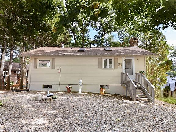 3rd image of 96 Westwood Dr