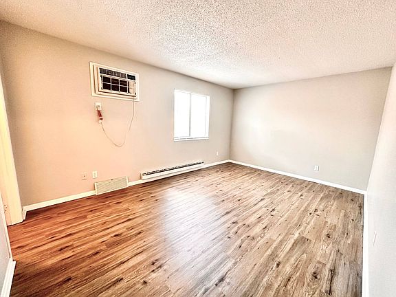 3rd image of 884 Gordon Smith Blvd #8