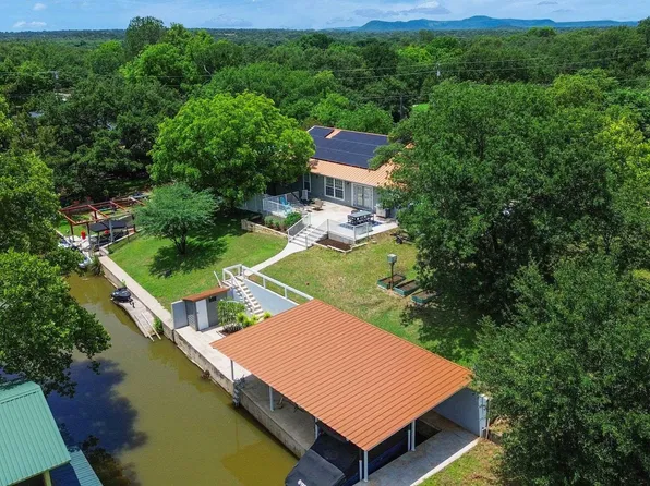 221 County Road 136C, Kingsland, TX 78639