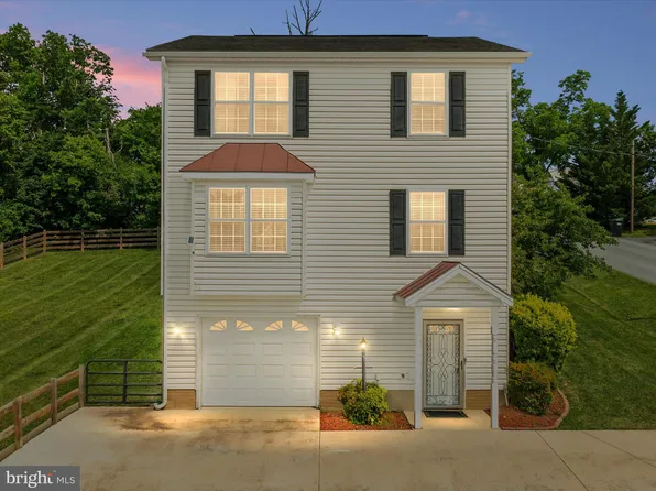 408 Lee St, Strasburg, VA 22657