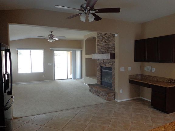 5th image of 41136 W Thornberry Ln