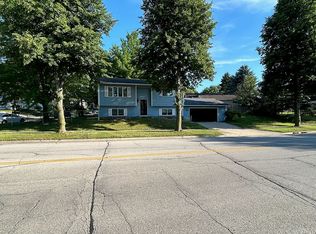 1590 48th St NW, Rochester, MN 55901
