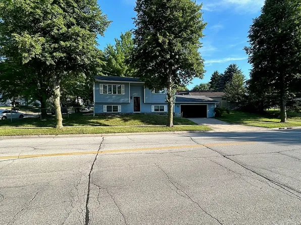 1590 48th St NW, Rochester, MN 55901