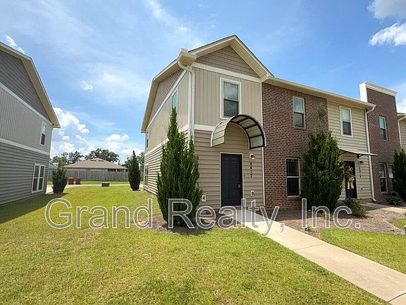 2nd image of 4417 Village Oak Ln