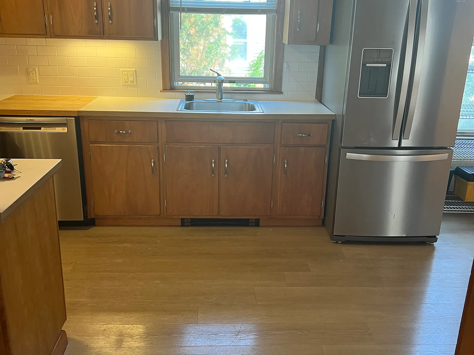 4 bed, 1.5 bath, 1200 sqft, $3,800 — Photo 2