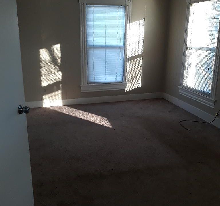 2nd image of 411 Mt Vernon Ave #2