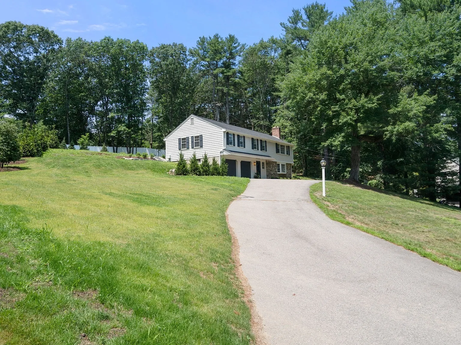 3 bed, 2.0 bath, 1842 sqft, $5,600 — Photo 4