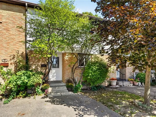 59 Maple Ave #8, Halton Hills, ON L7G 1X8