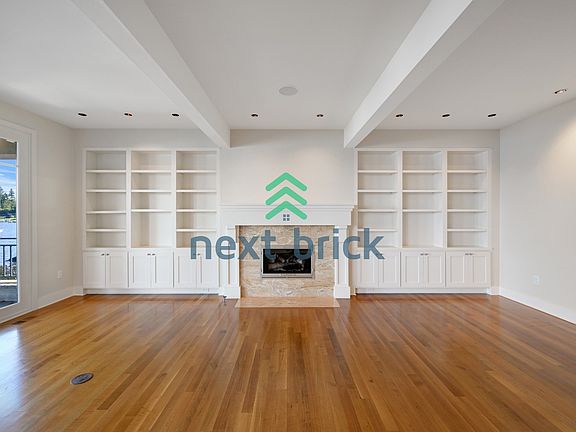 4th image of 7268 N Mercer Way