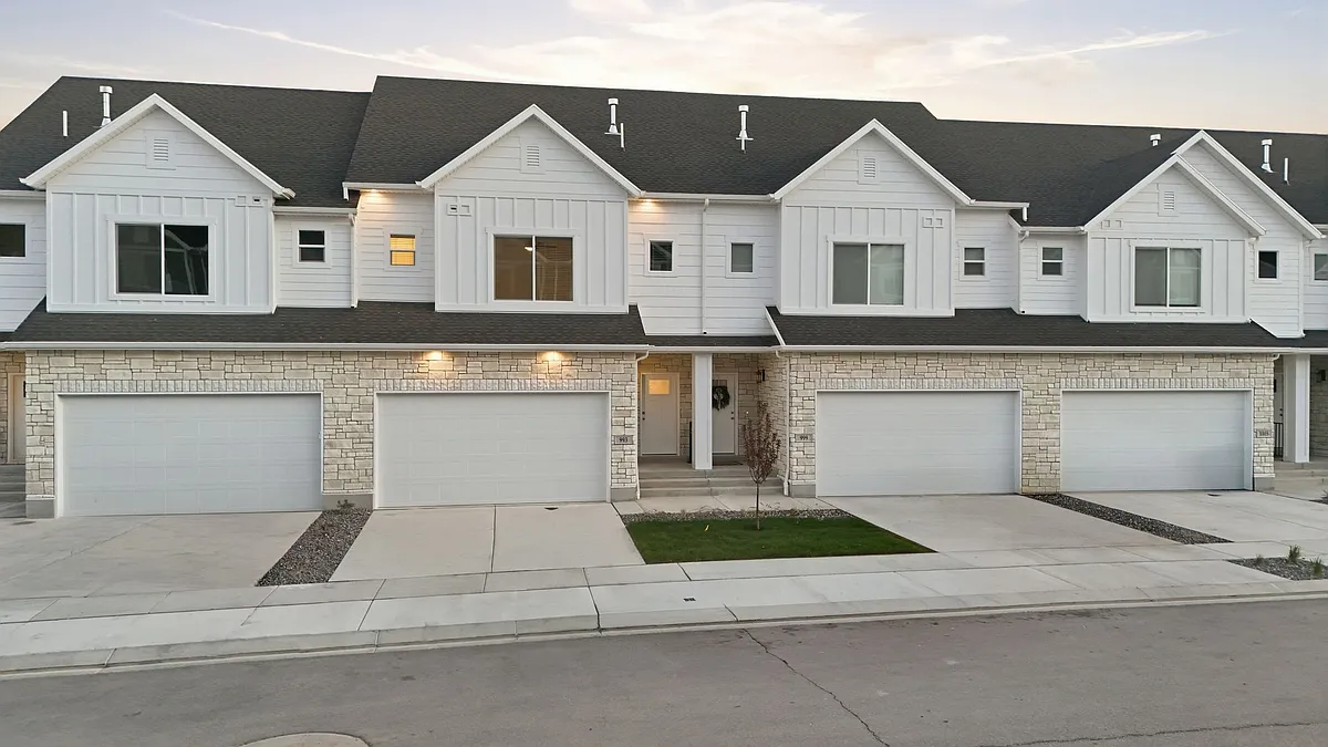 Photo 1 of 35 - 993 W Mountain Hollow Way - Lehi, UT Primary Photo - 993 W Mountain Hollow Way