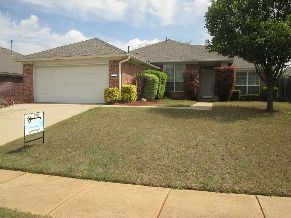 1st image of 113 Mountain Oaks Dr