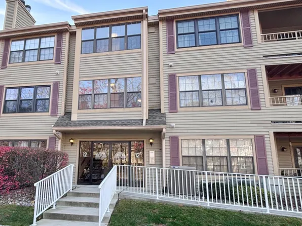 1203 Stoneridge Cir, Helmetta, NJ 08828