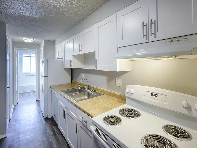 Abrigo Apartments — Photo 11
