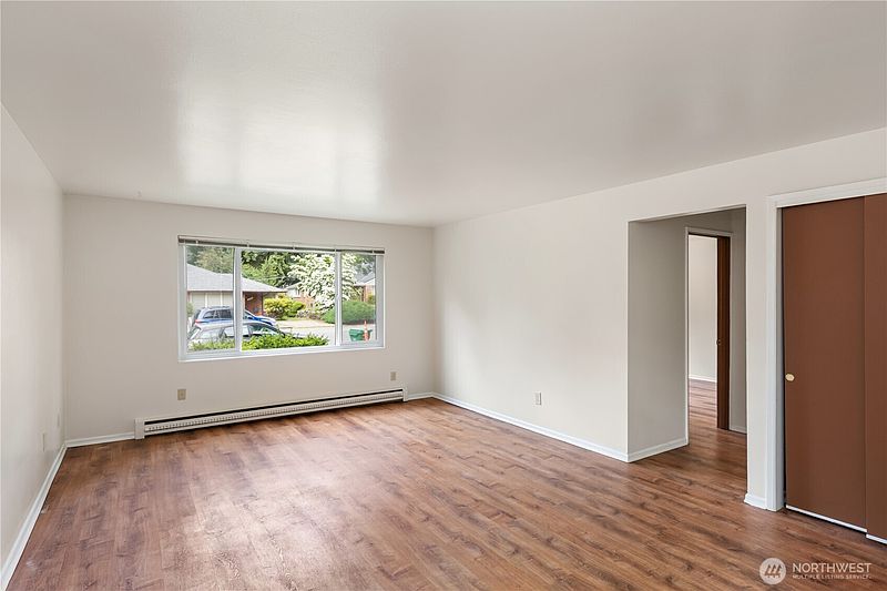 5th image of 2600 NE 125th Street