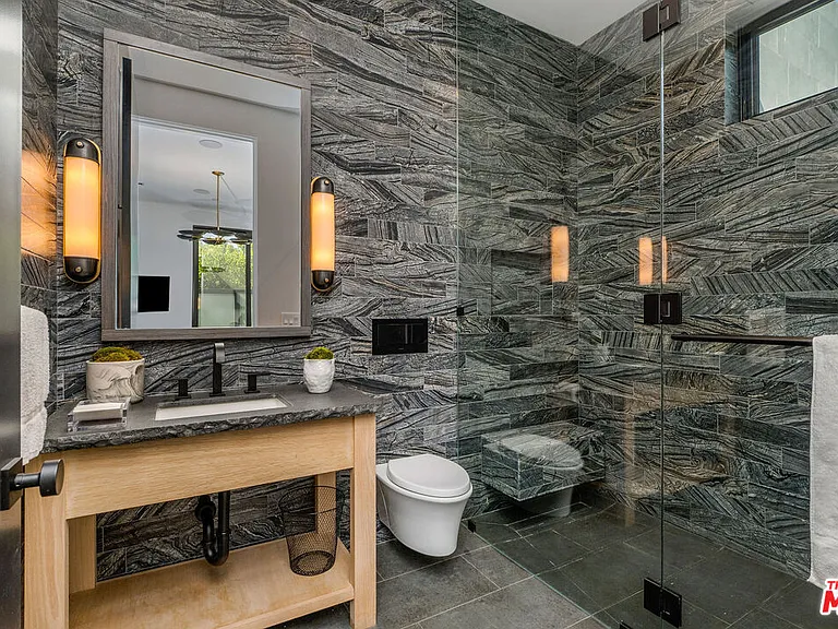 1049 Loma Vista Dr — Photo 17