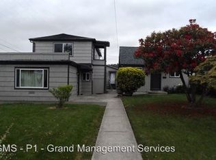 1099 S 4th St, Coos Bay, OR 97420