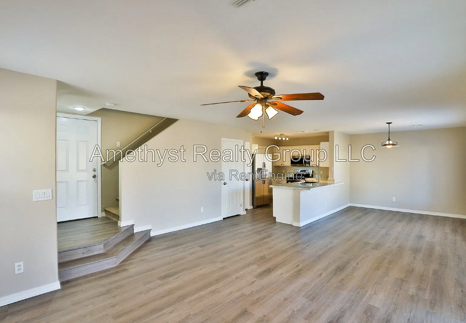 3 bed, 2.5 bath, 1383 sqft, $1,695 — Photo 4