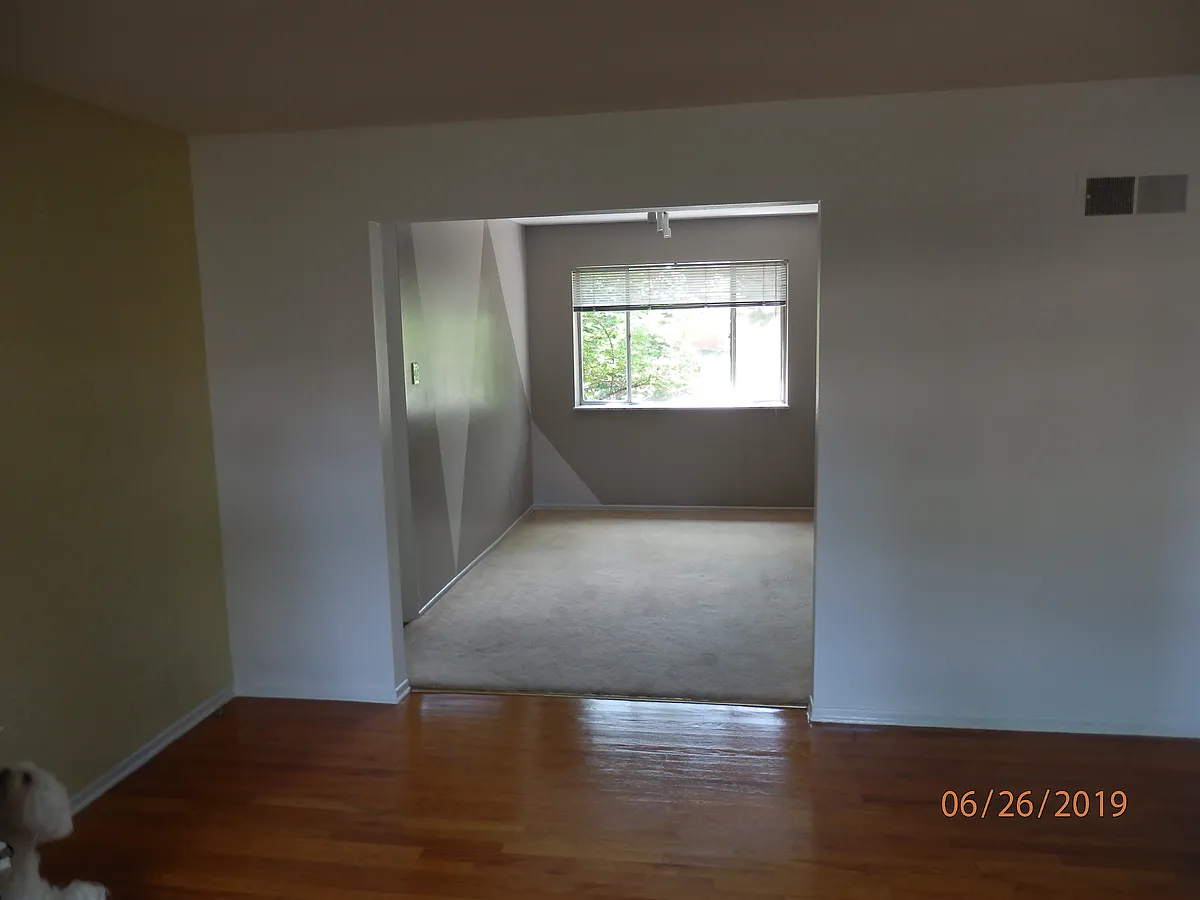 Building Photo - 7384 Kingsbury Blvd #1