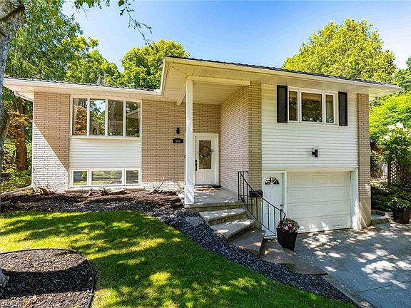 2nd image of 581 Glendene Cres