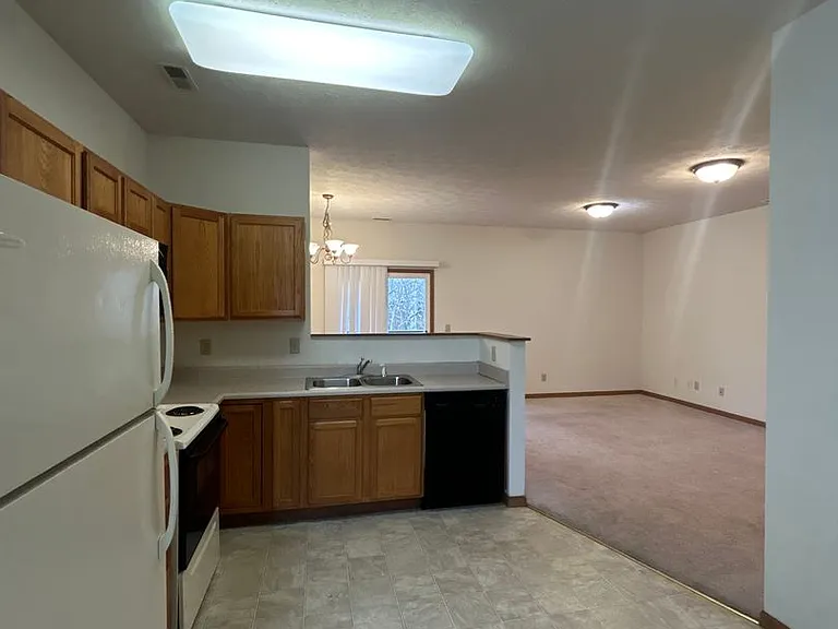 2714 Wyndham Ct — Photo 8