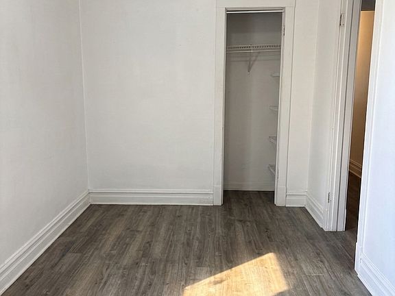 4th image of 2529 N Ridgeway Ave #2R