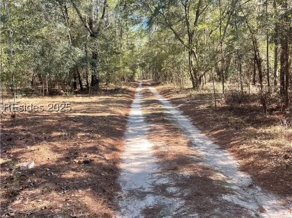 Stock Farm Rd, Ridgeland, SC 29936