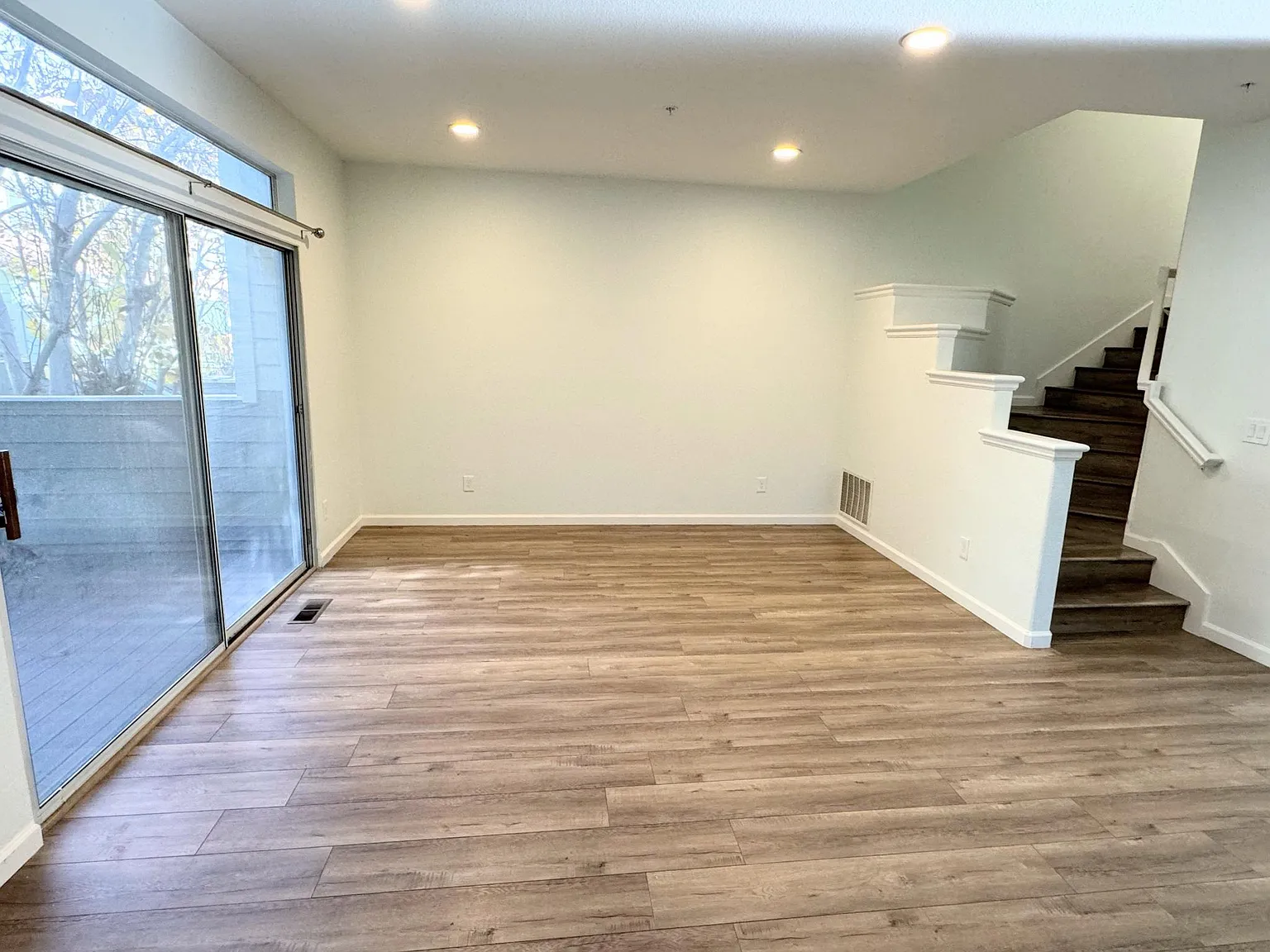 1171 La Rochelle Ter — Photo 2
