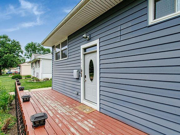 3rd image of 626 Knights Ave
