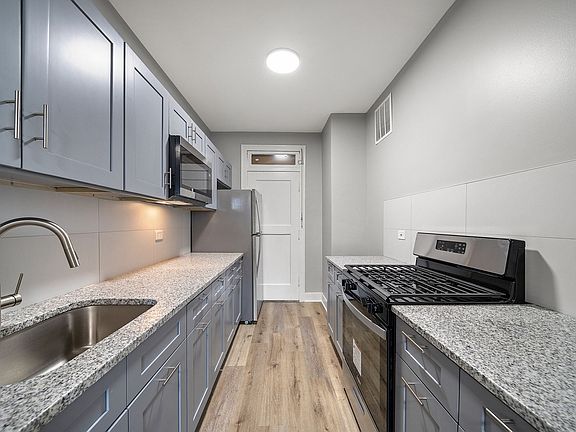 4th image of 1425 North Ave #420